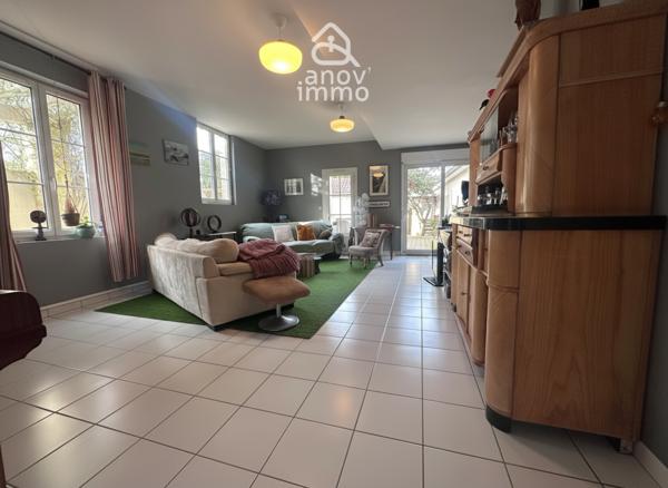Maison 10 pièce(s) 5 chambre(s) 260 m²