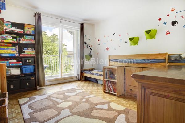 Meudon Bellevue. Appartement 6p dernier étage très calme avec balcons et vues