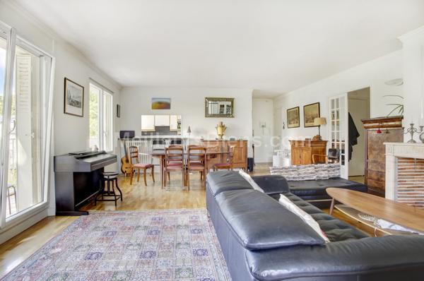 Meudon Bellevue. Appartement 6p dernier étage très calme avec balcons et vues