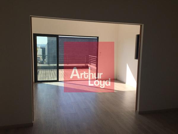 Location de bureau avec terrasse de 42 m² Boé
