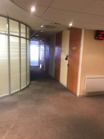 Bureaux à louer au sein de l'immeuble "Le Diamant" à Andrézieux-Bouthéon.