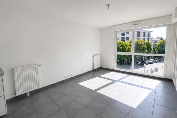 Deux pièces à deux pas de la gare d'Ermont-Eaubonne dans une résidence récente ! 239 000 € **  - Référence  26-3899