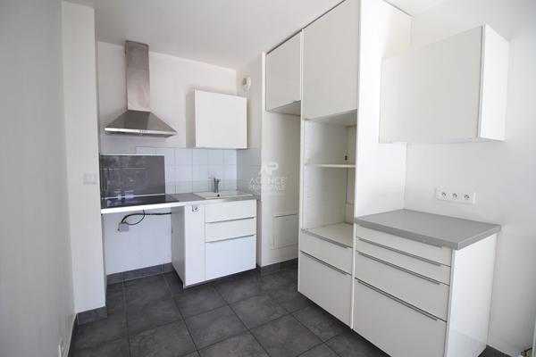 Deux pièces à deux pas de la gare d'Ermont-Eaubonne dans une résidence récente ! 239 000 € **  - Référence  26-3899