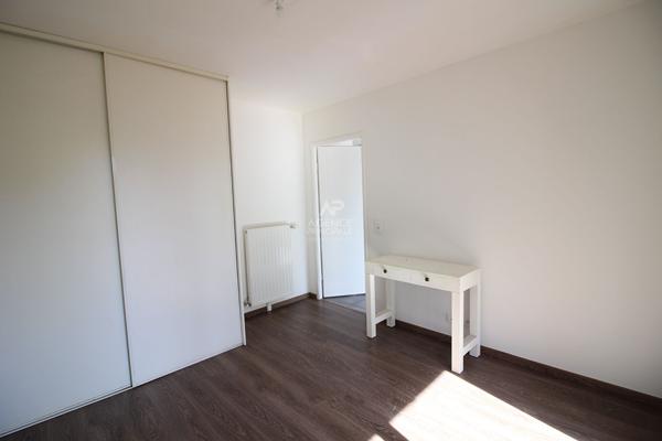 Deux pièces à deux pas de la gare d'Ermont-Eaubonne dans une résidence récente ! 239 000 € **  - Référence  26-3899