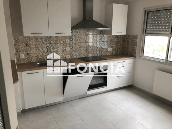 Location Appartement 3 pièces 81.39 m² - 20 RUE DE LA TOUR D'AUVERGNE Landerneau 29800