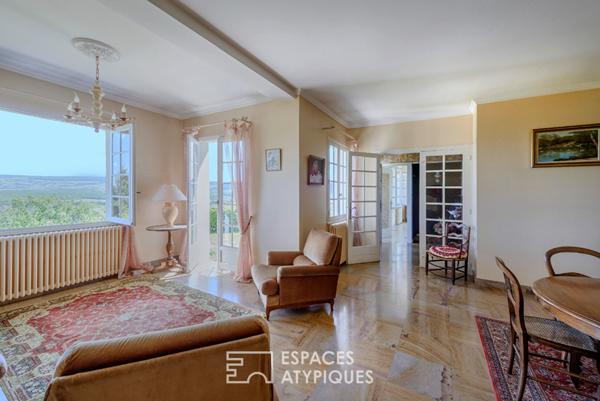 Maison familiale avec vue exceptionnelle à réinterpréter