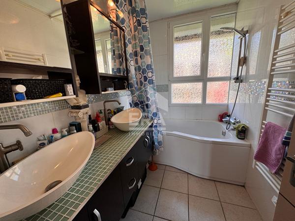 Maison Laragne Monteglin 5 pièce(s) 93.5 m2