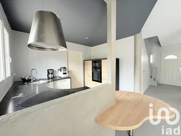 Maison 5 pièces de 115 m² à Vivy (49680)