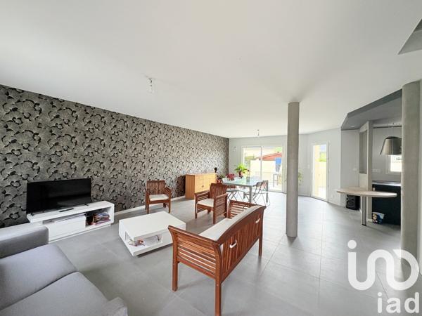 Maison 5 pièces de 115 m² à Vivy (49680)