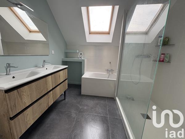 Maison 5 pièces de 115 m² à Vivy (49680)