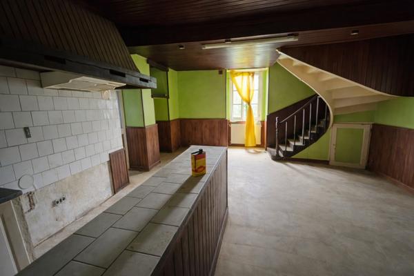 Magnifique potentiel avec vue dominante - Maison familiale à rénover dans un hameau paisible Riberac