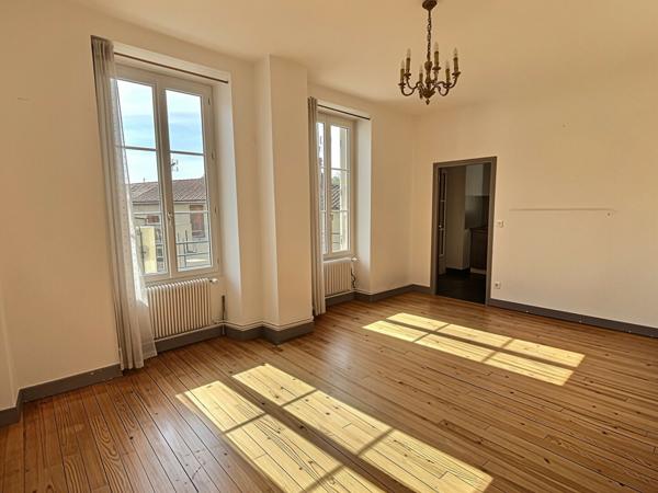 Appartement 3 pièces avec terrasse à Figeac