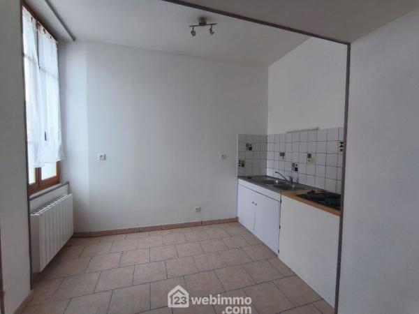 Immeuble 125 m² à VAILLY SUR AISNE 02370