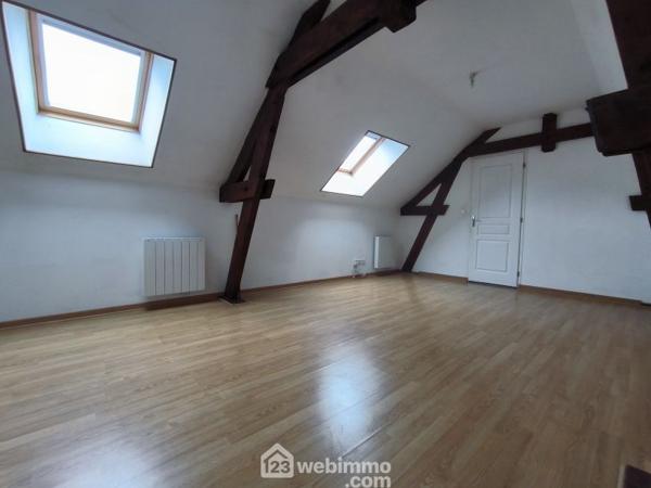 Immeuble 125 m² à VAILLY SUR AISNE 02370