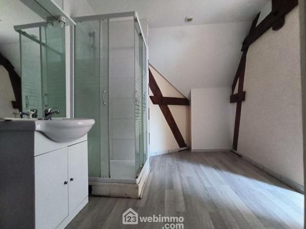 Immeuble 125 m² à VAILLY SUR AISNE 02370