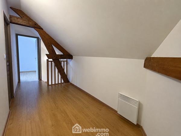 Immeuble 125 m² à VAILLY SUR AISNE 02370
