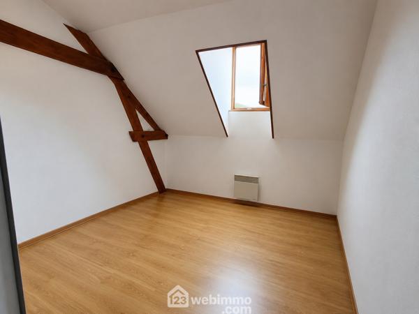 Immeuble 125 m² à VAILLY SUR AISNE 02370