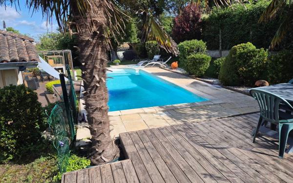 Maison à vendre    5 pièces • 154 m2 Bassens