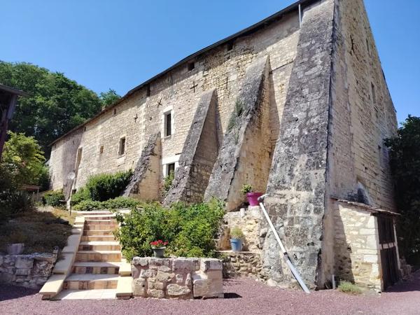 Propriété d'exception : Ancienne Abbaye restaurée + Gîte meu