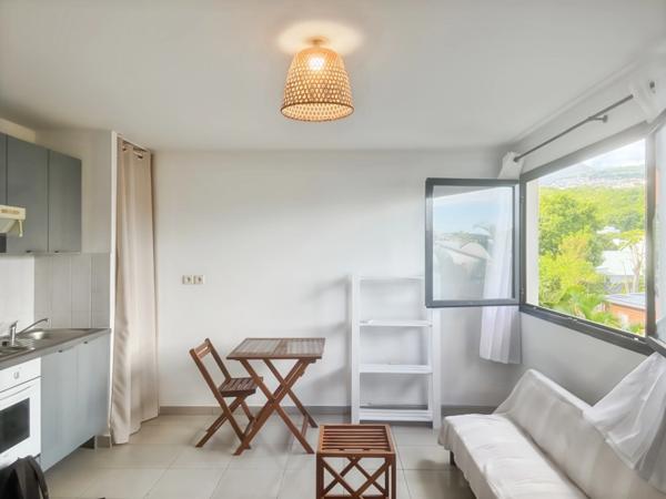 🏡 STUDIO RÉNOVÉ – MEUBLÉ & ÉQUIPÉ – VUE MONTAGNE – RÉSIDENCE ARGAN  99 000 € – LA POSSESSION