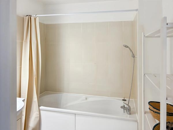 🏡 STUDIO RÉNOVÉ – MEUBLÉ & ÉQUIPÉ – VUE MONTAGNE – RÉSIDENCE ARGAN  99 000 € – LA POSSESSION