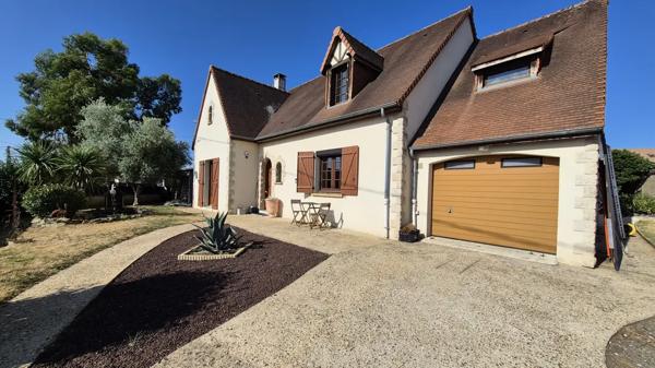 Maison familiale 133 m2 avec piscine et dépendance 4 chamb