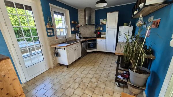 Maison familiale 133 m2 avec piscine et dépendance 4 chamb