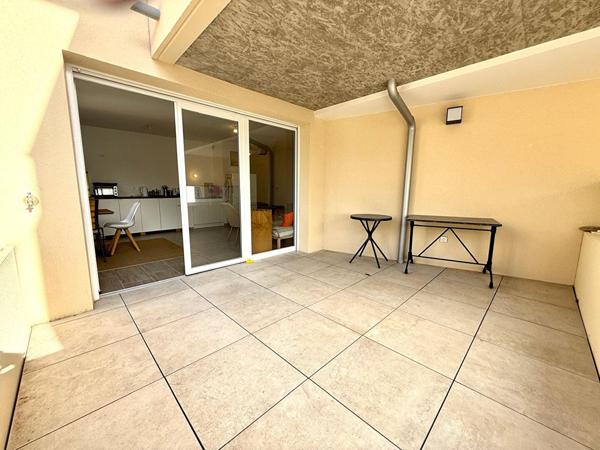 Mèze Studio en rdc avec stationnement