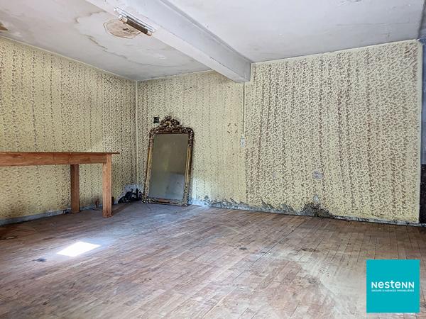 Maison de village de 164,3 m2 habitables sur son terrain de 573 m2 avec cour intérieure et plus de 150 m2 de dépendances