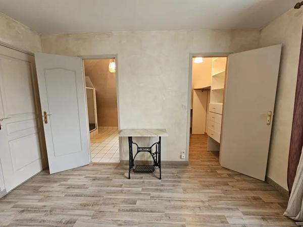 Belle maison 5 chambres, avec un grand garage