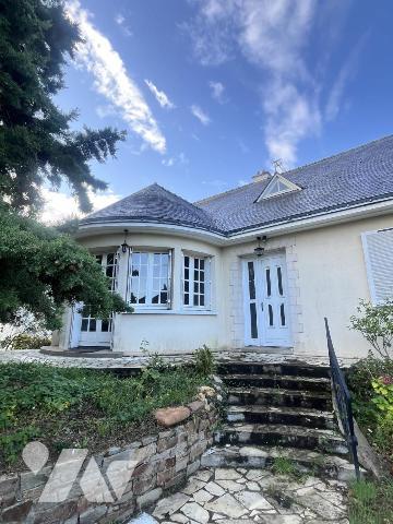 A 5 mn' des justices Grande Maison sur 1000m² de terrain à rénover  