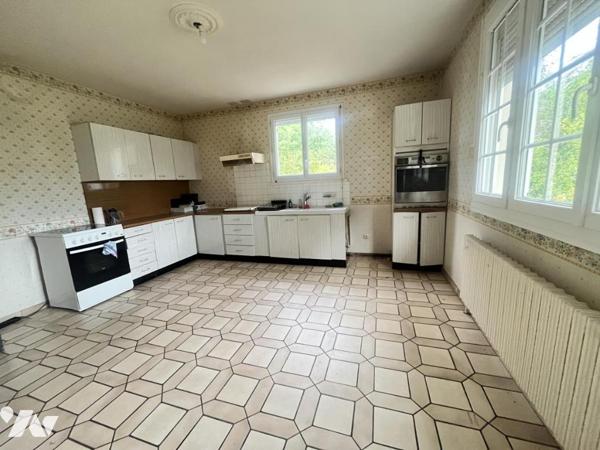 A 5 mn' des justices Grande Maison sur 1000m² de terrain à rénover  