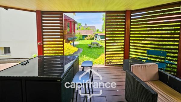 Maison indépendante sur sous-sol total.