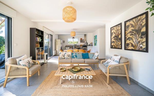 SUPERBE VILLA D'ARCHITECTE AVEC 3 CHAMBRES DE PLAIN-PIED à 500 mètres des PLAGES