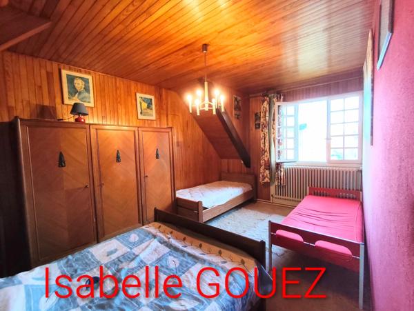 MAISON EN PIERRE A RENOVER ET TERRAIN CONSTRUCTIBLE