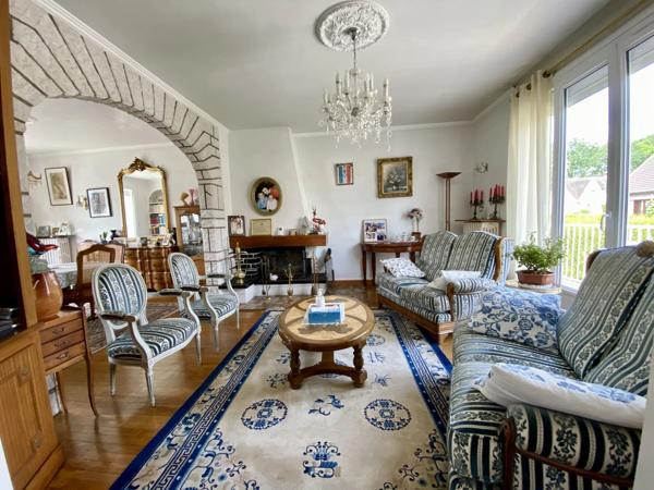 Vente                                                      Maison
                        
                     6 pièces                      112 m2                     à Vineuil-Saint-Firmin