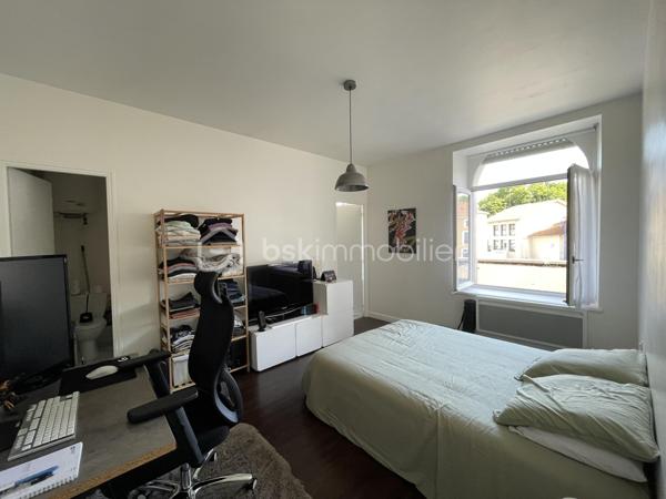 Immeuble mixte de 1 015 m²