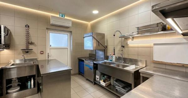 Opportunité Rare : Restaurant de Prestige au Cœur des Trois Frontières — Fonds de Commerce