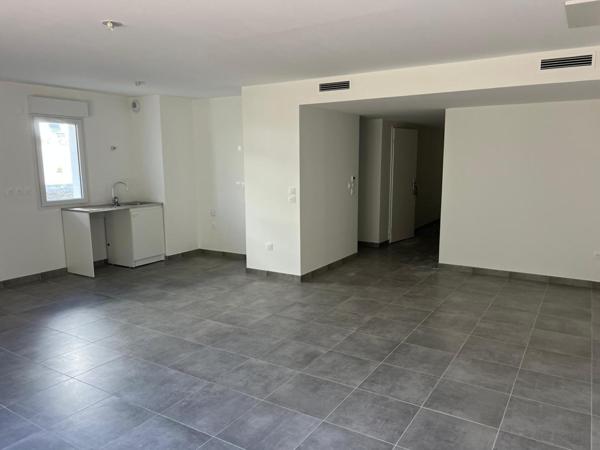 VILLA CONTEMPORTAINE NEUVE QUARTIER L'ORMEAU