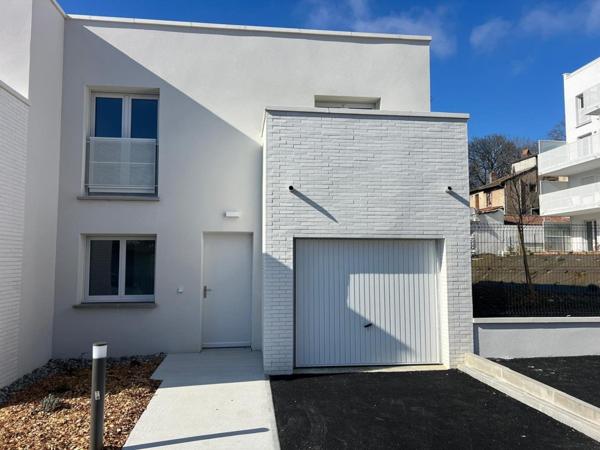 VILLA CONTEMPORTAINE NEUVE QUARTIER L'ORMEAU