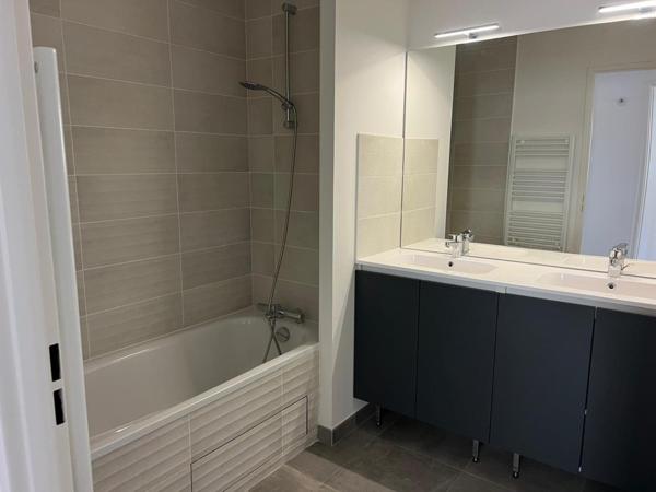 VILLA CONTEMPORTAINE NEUVE QUARTIER L'ORMEAU