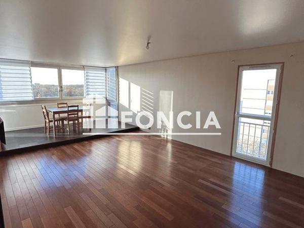 Location Appartement 3 pièces 80.24 m² - 15 RUE GRANGE DAME ROSE Velizy-villacoublay 78140