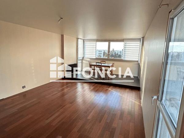 Location Appartement 3 pièces 80.24 m² - 15 RUE GRANGE DAME ROSE Velizy-villacoublay 78140