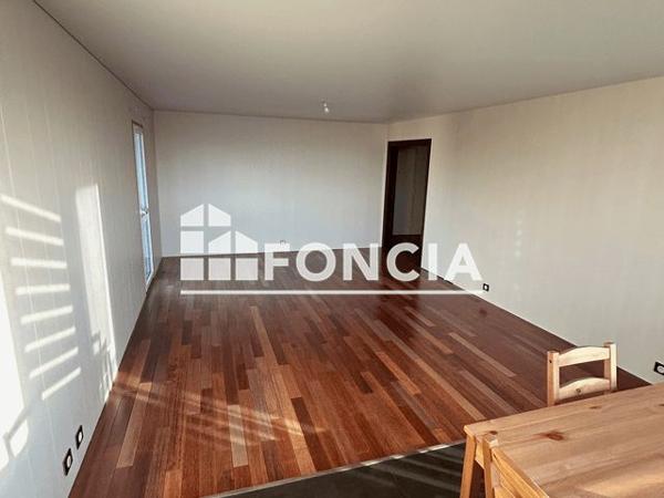 Location Appartement 3 pièces 80.24 m² - 15 RUE GRANGE DAME ROSE Velizy-villacoublay 78140