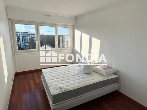 Location Appartement 3 pièces 80.24 m² - 15 RUE GRANGE DAME ROSE Velizy-villacoublay 78140