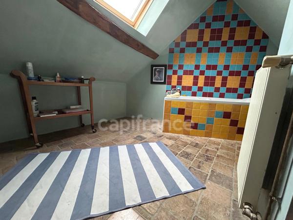 Maison en pierres 5 pièces à Étais-la-Sauvin 89, beaux volumes et cachet