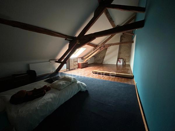 Maison en pierres 5 pièces à Étais-la-Sauvin 89, beaux volumes et cachet