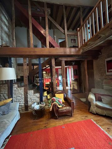 Maison en pierres 5 pièces à Étais-la-Sauvin 89, beaux volumes et cachet