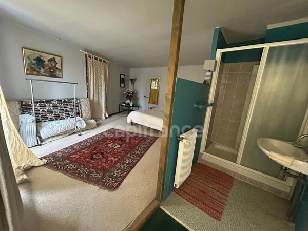 Maison en pierres 5 pièces à Étais-la-Sauvin 89, beaux volumes et cachet