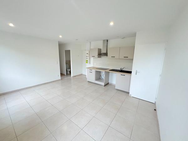 A LOUER - APPARTEMENT T2  refait a neuf en 2022- 40 M2 AU 2EME ETAGE